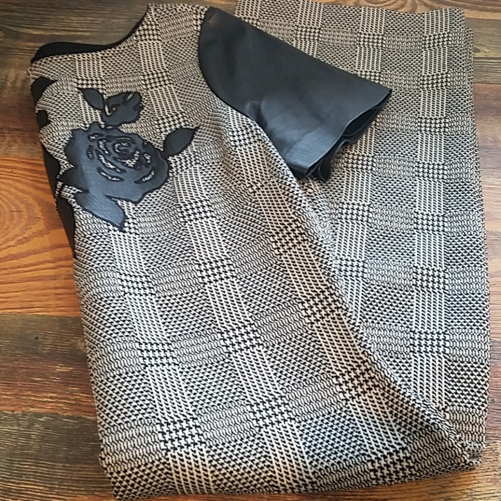 ST JOHN Milano Knit Dress